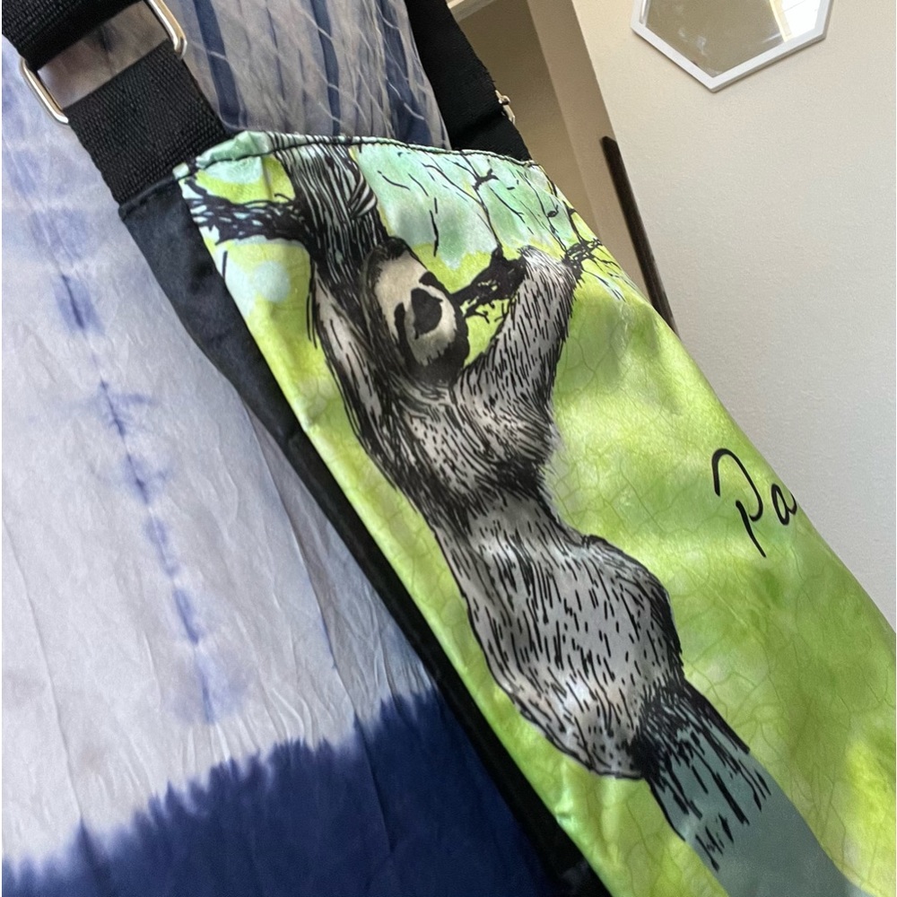 Panama 🇵🇦 souvenir zipper closure shoulder bag with sloth adjustable straps - Picture 4 of 4